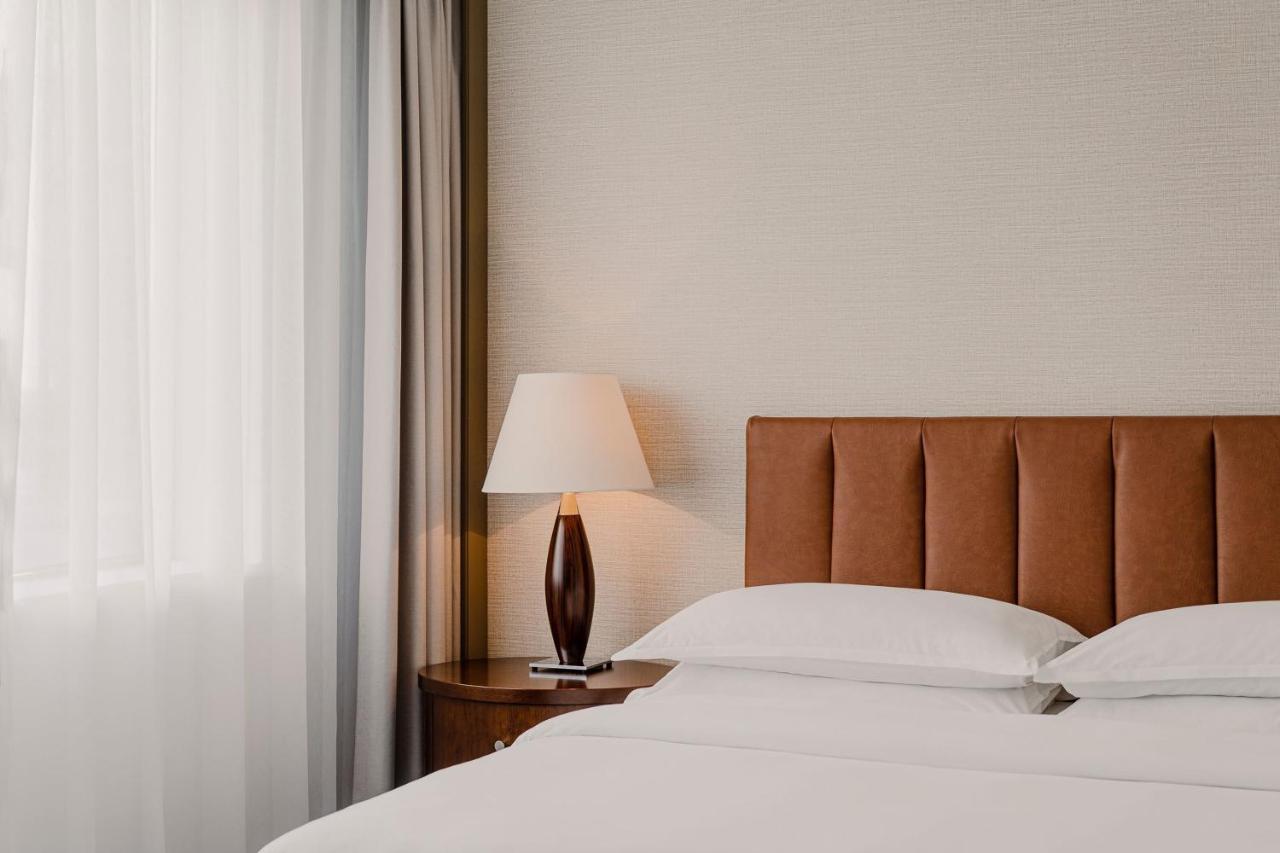Sheraton Poznan Hotel Exterior photo