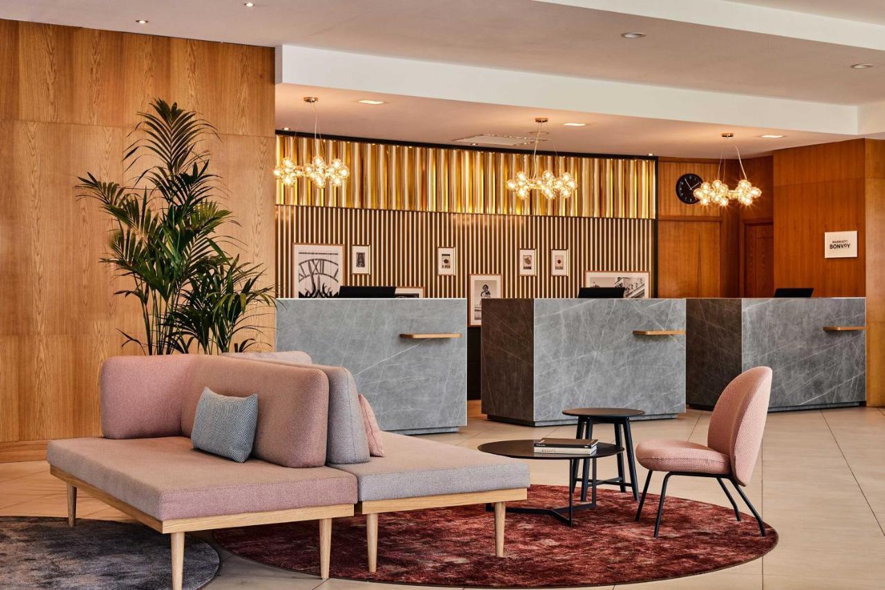 Sheraton Poznan Hotel Exterior photo The lobby of the hotel